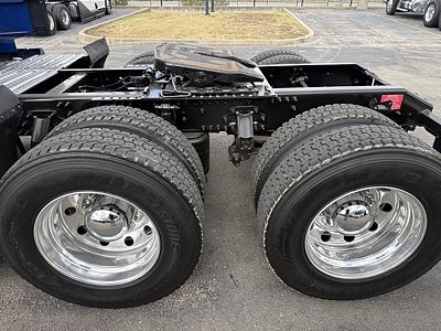 2022 Volvo VNL64T760