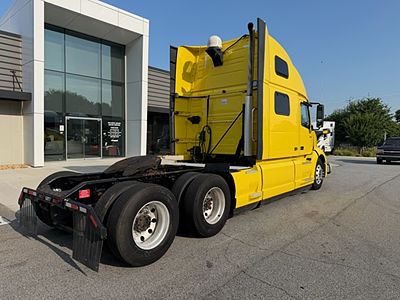 2023 Volvo VNL64T860