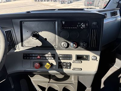 2021 Freightliner CASCADIA 126