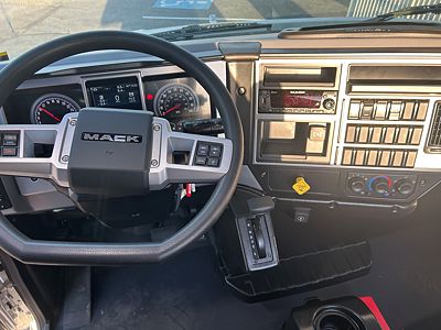 2026 Mack MD742