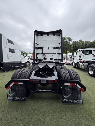2027 Volvo VNL64T860
