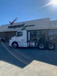 2025 Volvo VNR64T300
