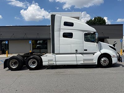 2021 Volvo VNR64T760