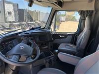 2025 Volvo VNL64T860