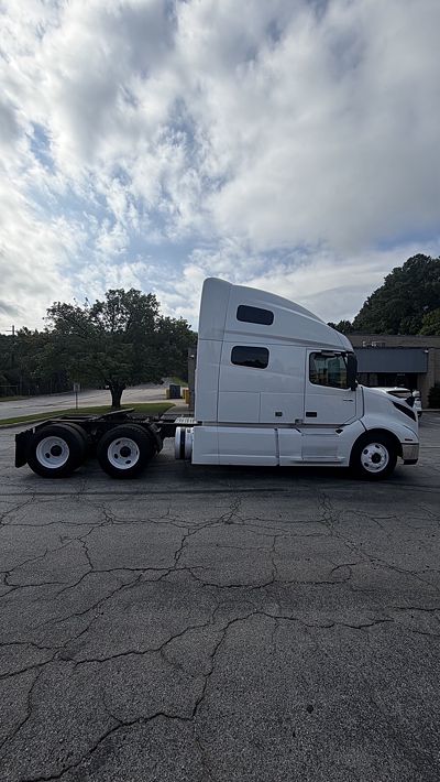 2020 Volvo VNL64T760