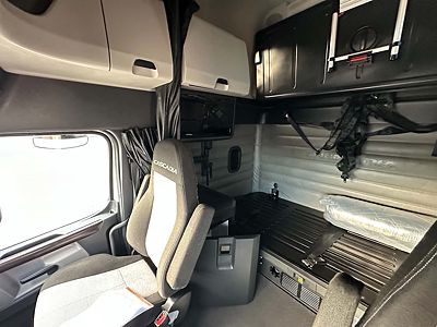 2022 Freightliner CASCADIA 126