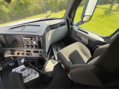 2020 Freightliner CASCADIA 126