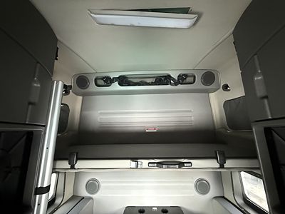 2022 Volvo VNL64T760