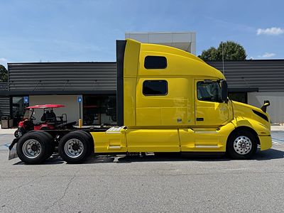 2023 Volvo VNL64T860