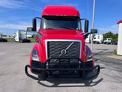 2021 Volvo VNL64T760