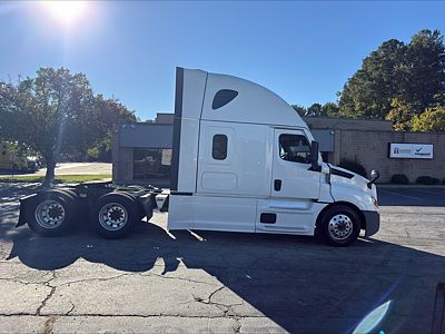 2023 Freightliner CASCADIA 126