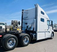 2021 Volvo VNL64T760
