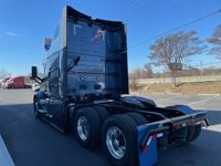 2025 Volvo VNL64T660