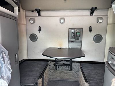 2024 Volvo VNL64T760