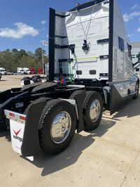2025 Volvo VNL64T840