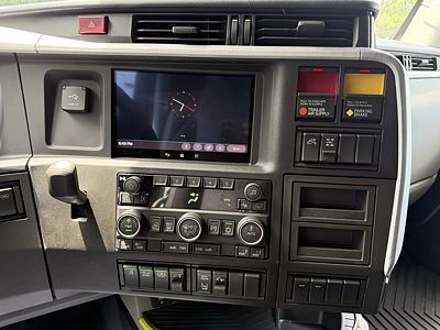 2027 Volvo VNL64T860