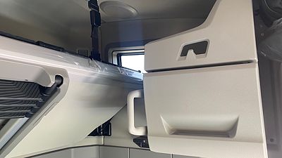 2025 Volvo VNL64T660