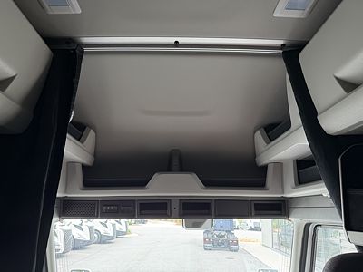 2027 Volvo VNL64T840