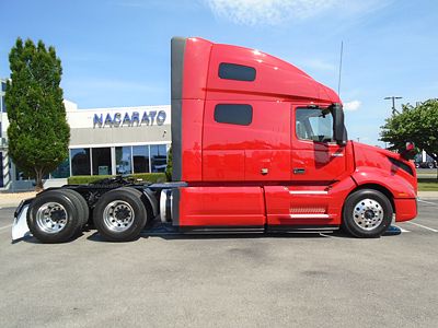 2022 Volvo VNL64T760