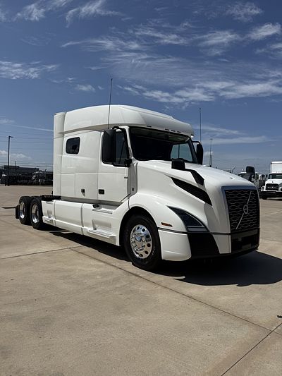 2022 Volvo VNL64T740