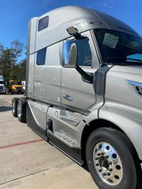 2025 Volvo VNL64T860