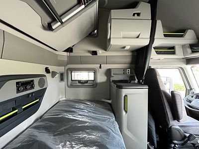 2026 Volvo VNL64T860
