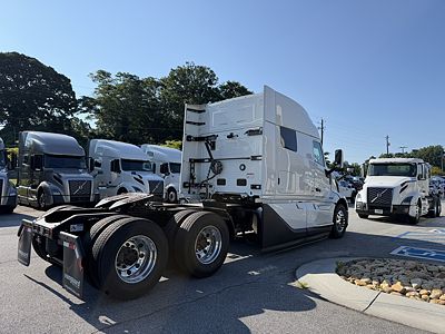 2027 Volvo VNL64T840