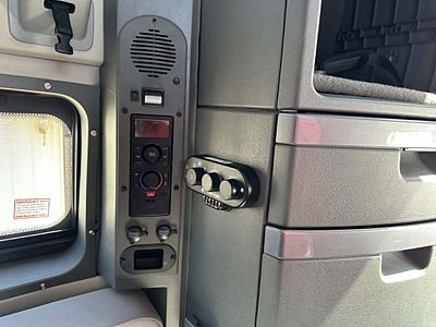 2024 Volvo VNL64T860