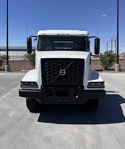 2026 Volvo VHD64B300