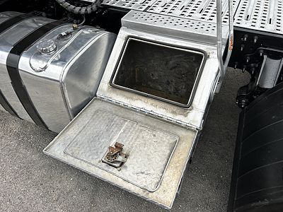 2020 Volvo VNR64T300