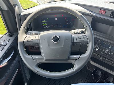 2027 Volvo VNL64T860