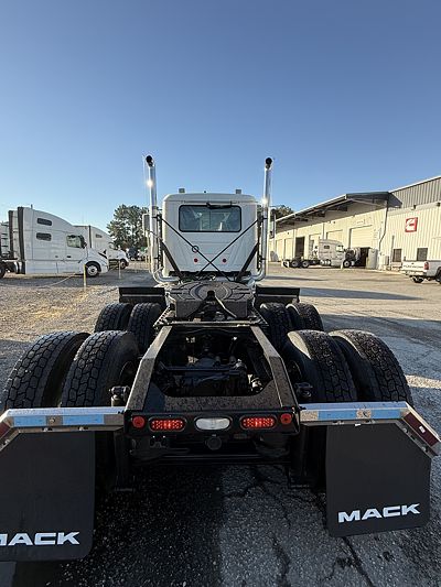 2026 Mack PINNACLE 64T