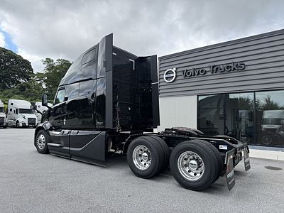 2027 Volvo VNL64T860