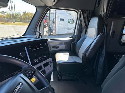 2022 Freightliner CASCADIA 126