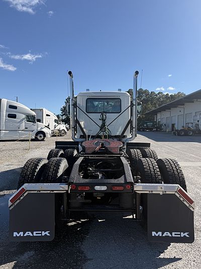 2026 Mack PINNACLE 64T