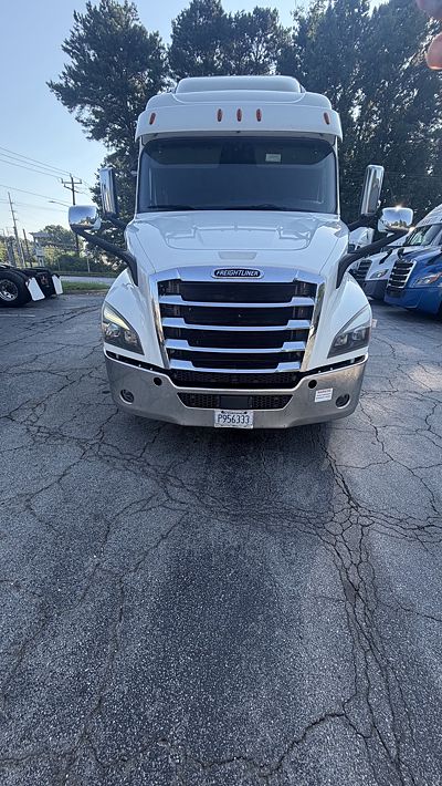 2020 Freightliner CASCADIA 126