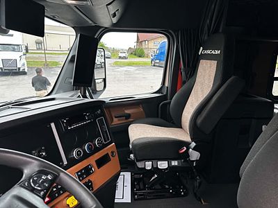 2024 Freightliner CASCADIA 126