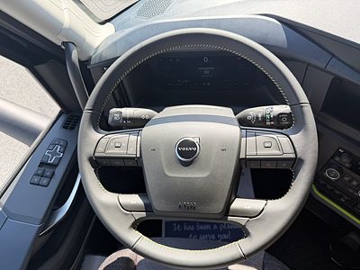 2027 Volvo VNL64T860