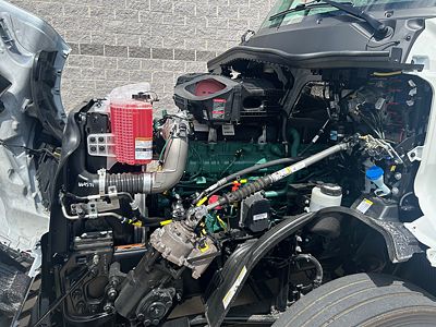 2025 Volvo VNL64T300