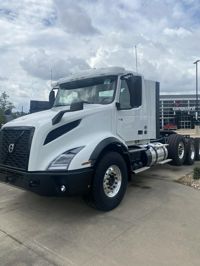2025 Volvo VNX84T300