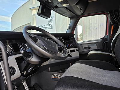 2022 Freightliner CASCADIA 126