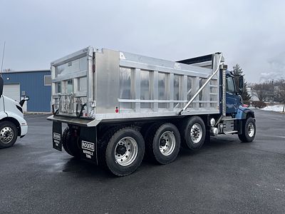 2026 Volvo VHD84F300