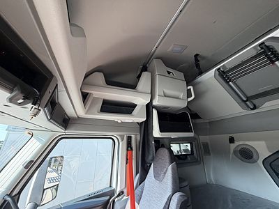 2027 Volvo VNL64T660