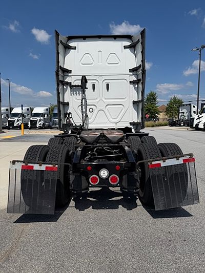2024 Freightliner CASCADIA 126
