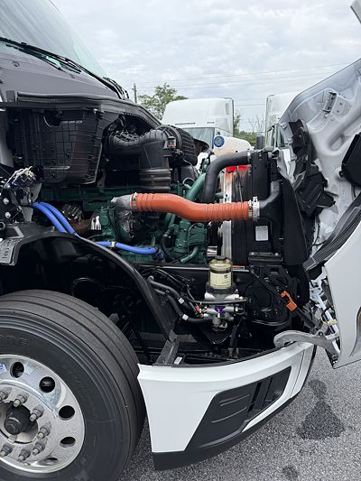 2027 Volvo VNL64T840