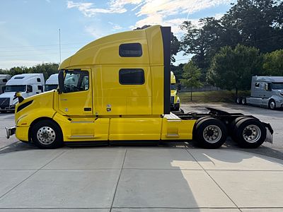 2023 Volvo VNL64T860