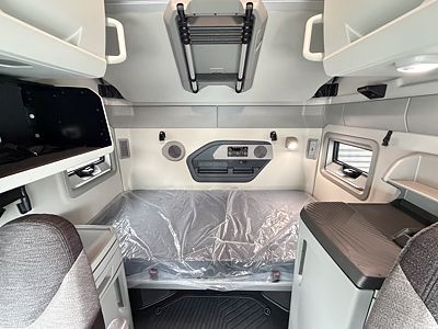 2027 Volvo VNL64T860