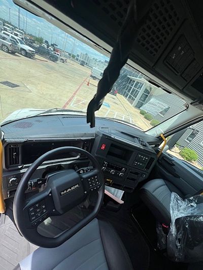 2027 Mack AN64TV04