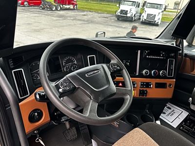 2024 Freightliner CASCADIA 126