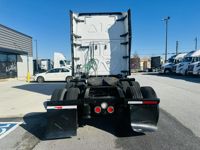 2020 Freightliner CASCADIA 126